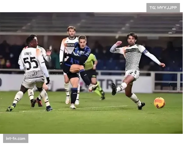 通讯：卢顿镇保级关键阶段，主场氛围成为“第十二人”